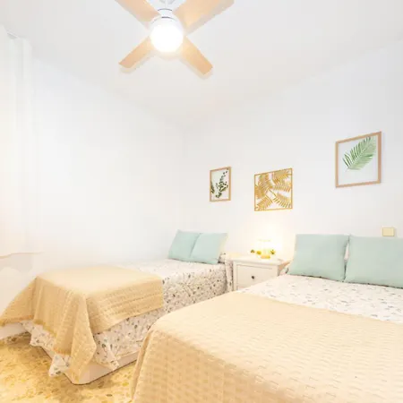 Paseo Maritimo Puerto Deportivo Yate Iv Apartment